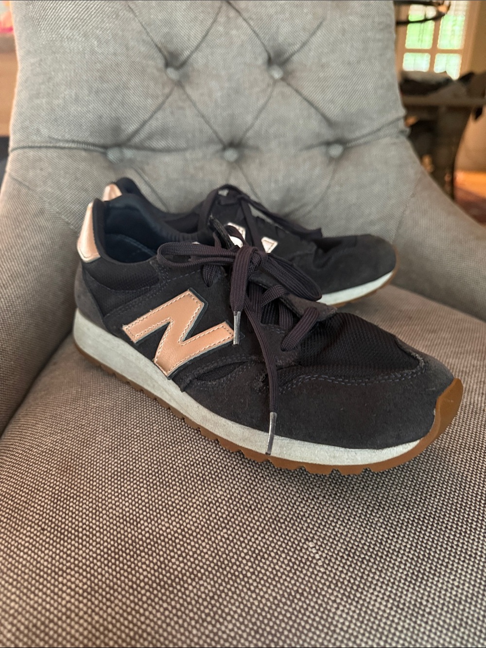New Balance Women’s 520 Navy Suede & Rose Gold Casual Sneakers